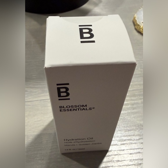 Blossom Essentials Hydration Oil Marula + Golden Jojoba 1.9oz NIB - Picture 6 of 7